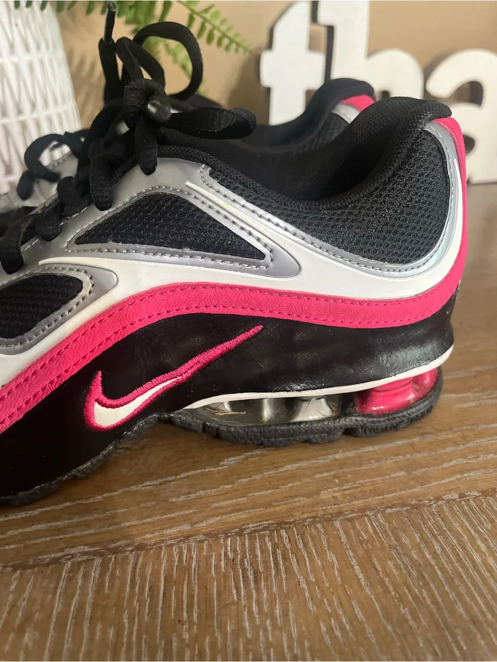 NIKE REAX RUN 5 Black Pink Metallic Gray Sneakers Women's Size 6.5 407987-001